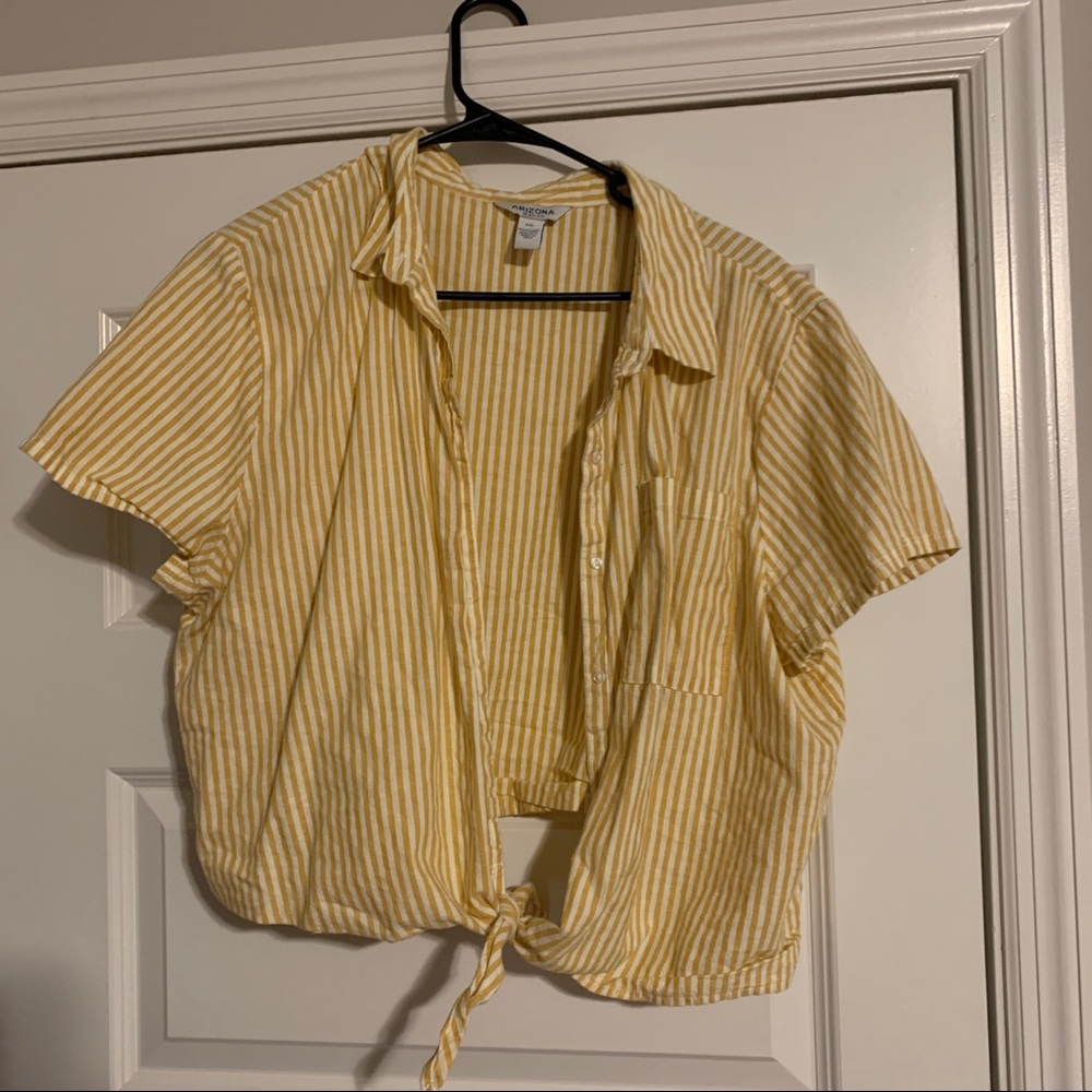 Arizona Button Tie Crop